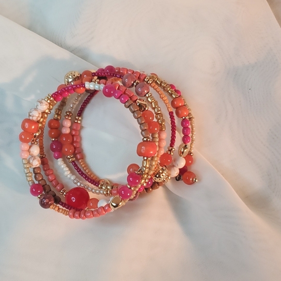 💞COIL STRETCH BRACELET💞 - Picture 2 of 3